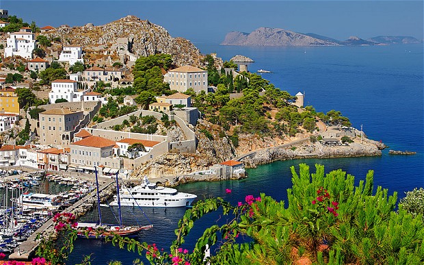 Yacht-in-Hydra-Island-Greece