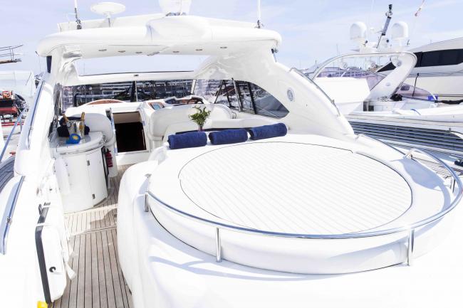 Sunseeker-predator-yacht-charter-ibiza-ocean-deck