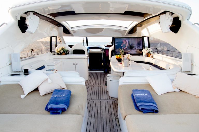 Yacht-charter-manzana-princess-V65-Ibiza-deck
