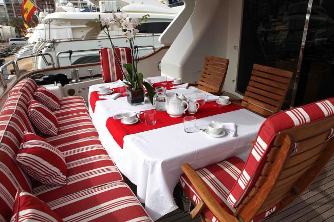 Anypa-Benetti-yacht-charter-Ibiza-aft-deck-diningr