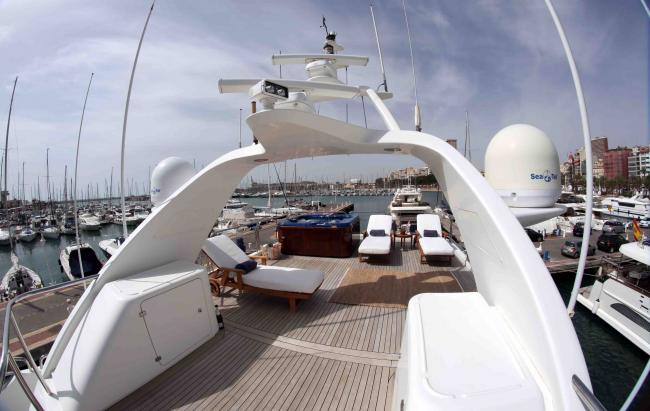 Anypa-Benetti-yacht-charter-Ibiza-sun-deckr