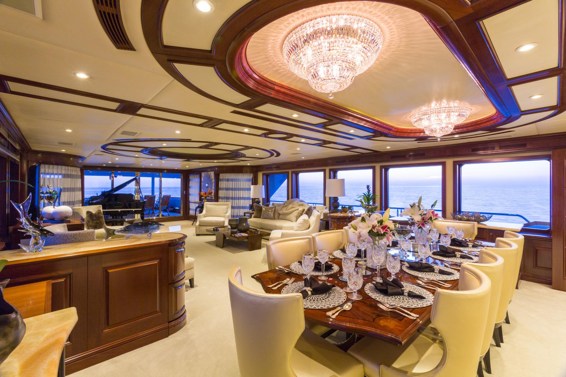 Bacchus-yacht-dining