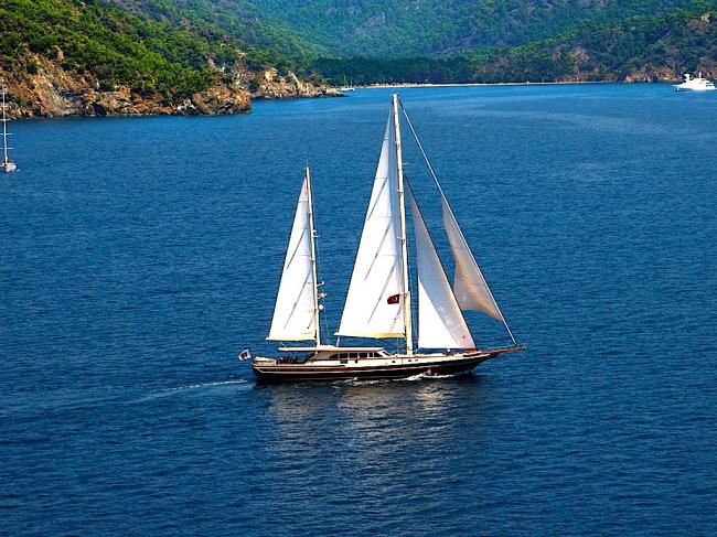 Daima sailing yacht