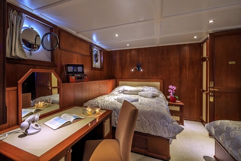 Donna-Del-Mare-Aegan-Yacht-For-Charter-Cabin