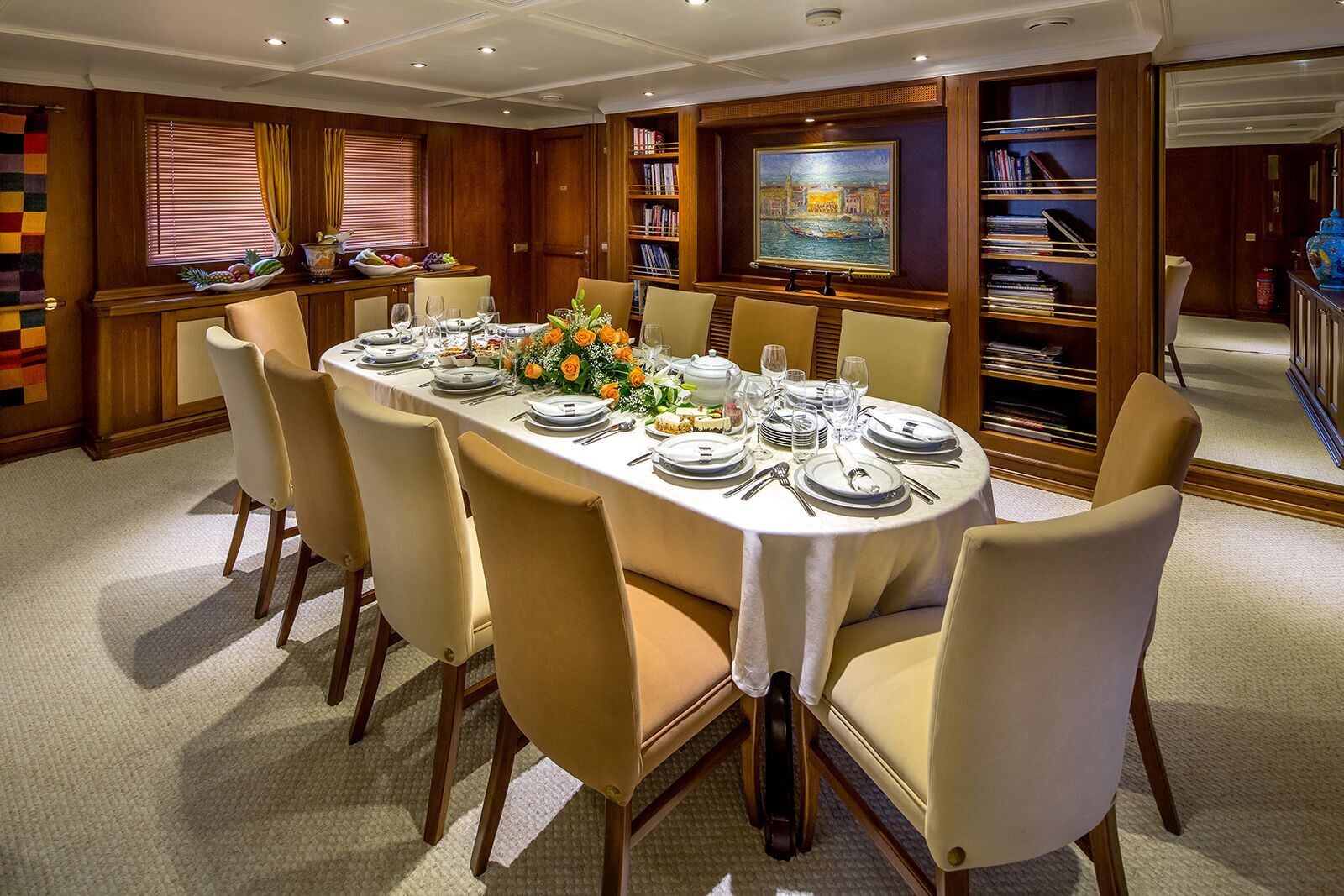 Donna-Del-Mare-Aegan-Yacht-For-Charter-Dining