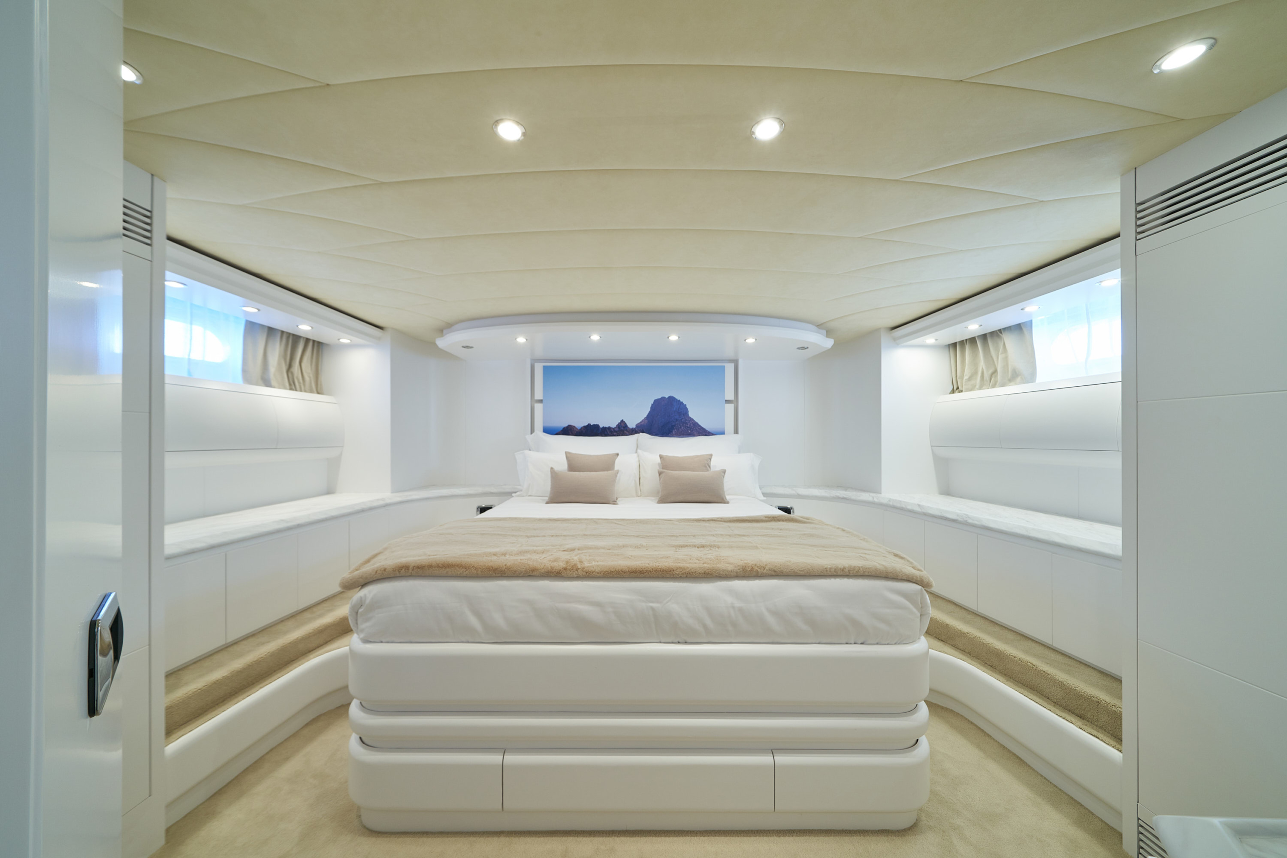 Julie-II-Yacht-For-Charter-VIP-Cabin