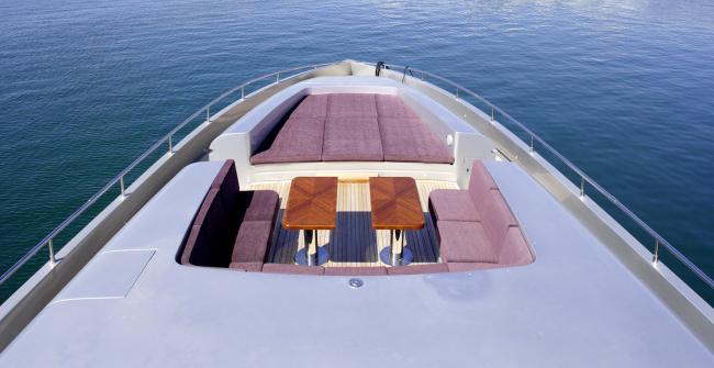 Motor-yacht-charter-toy-bow