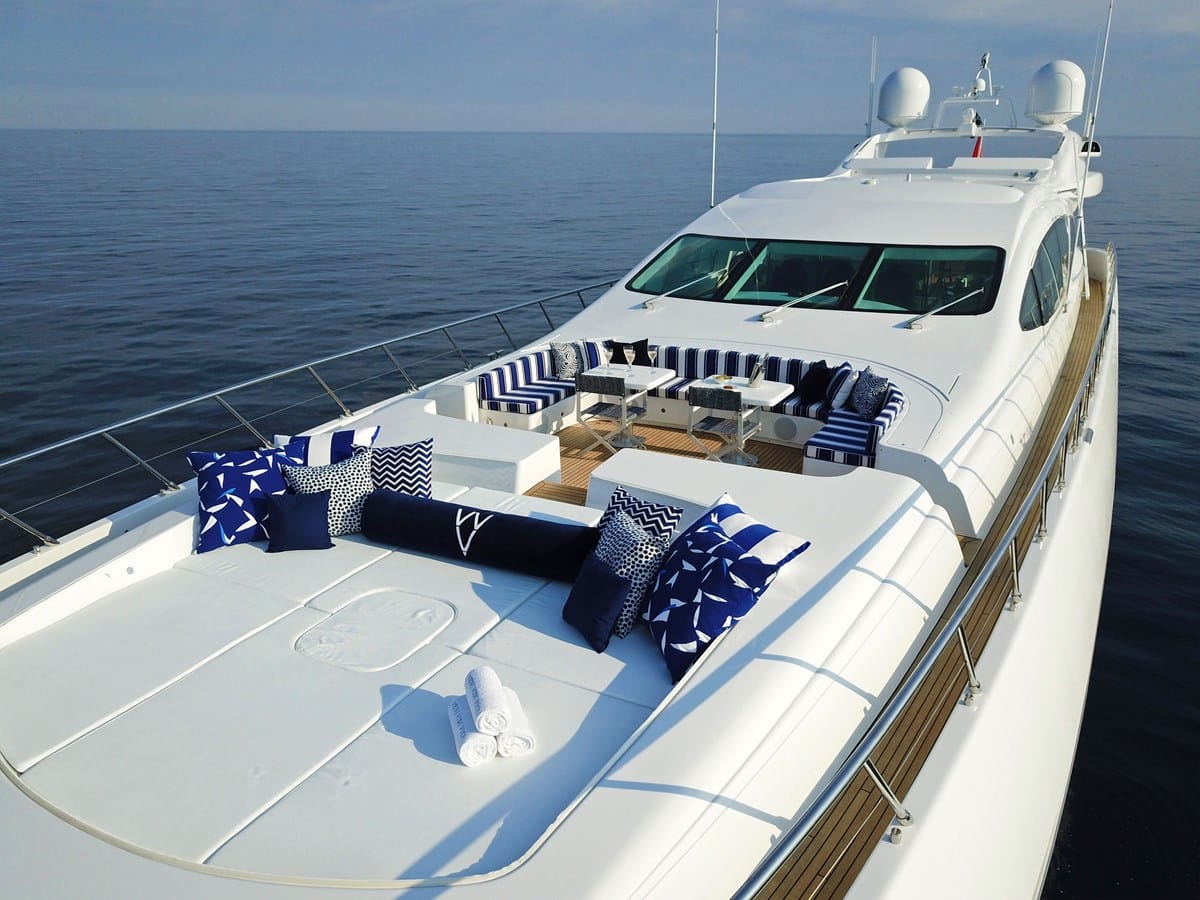 Veni-Vidi-Vici-Mangusta-130-yacht-charter-bow