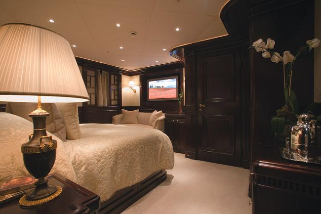 Yacht Alibi VIP cabin