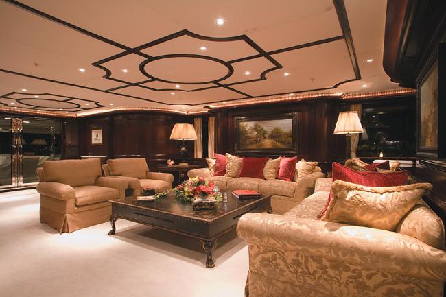 Yacht Alibi living room