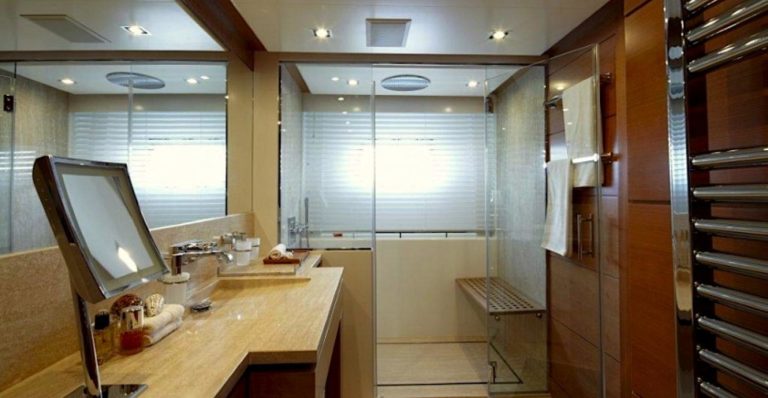 Yacht-Arion-master2-ensuite