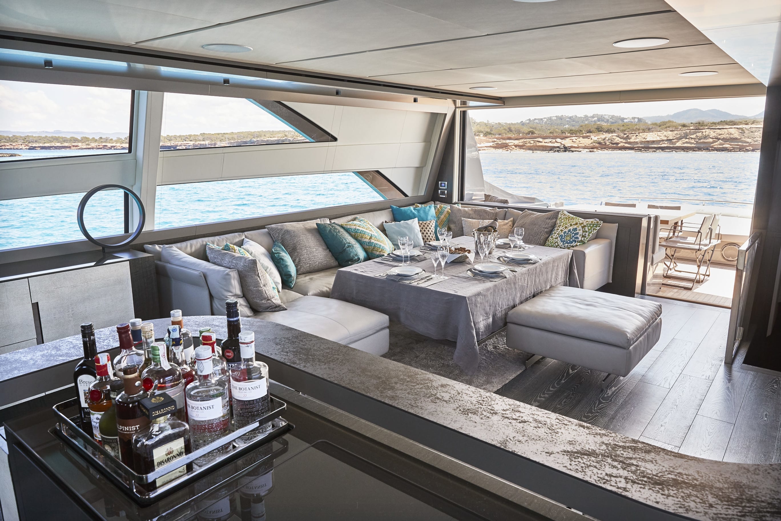 BALOO III-Pershing-Yacht For Charter-Ibiza-Salon