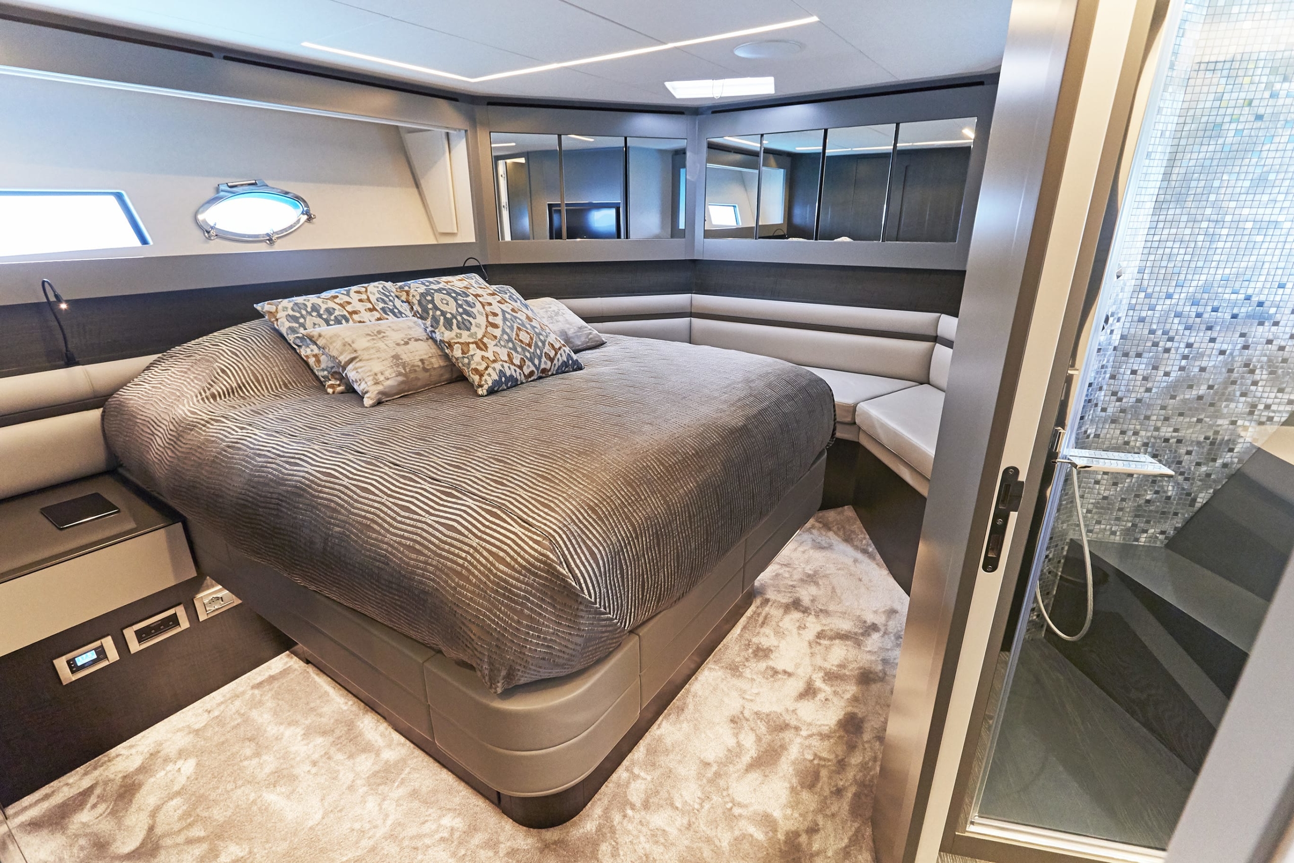 BALOO III-Pershing-Yacht For Charter-Ibiza-VIP Cabin