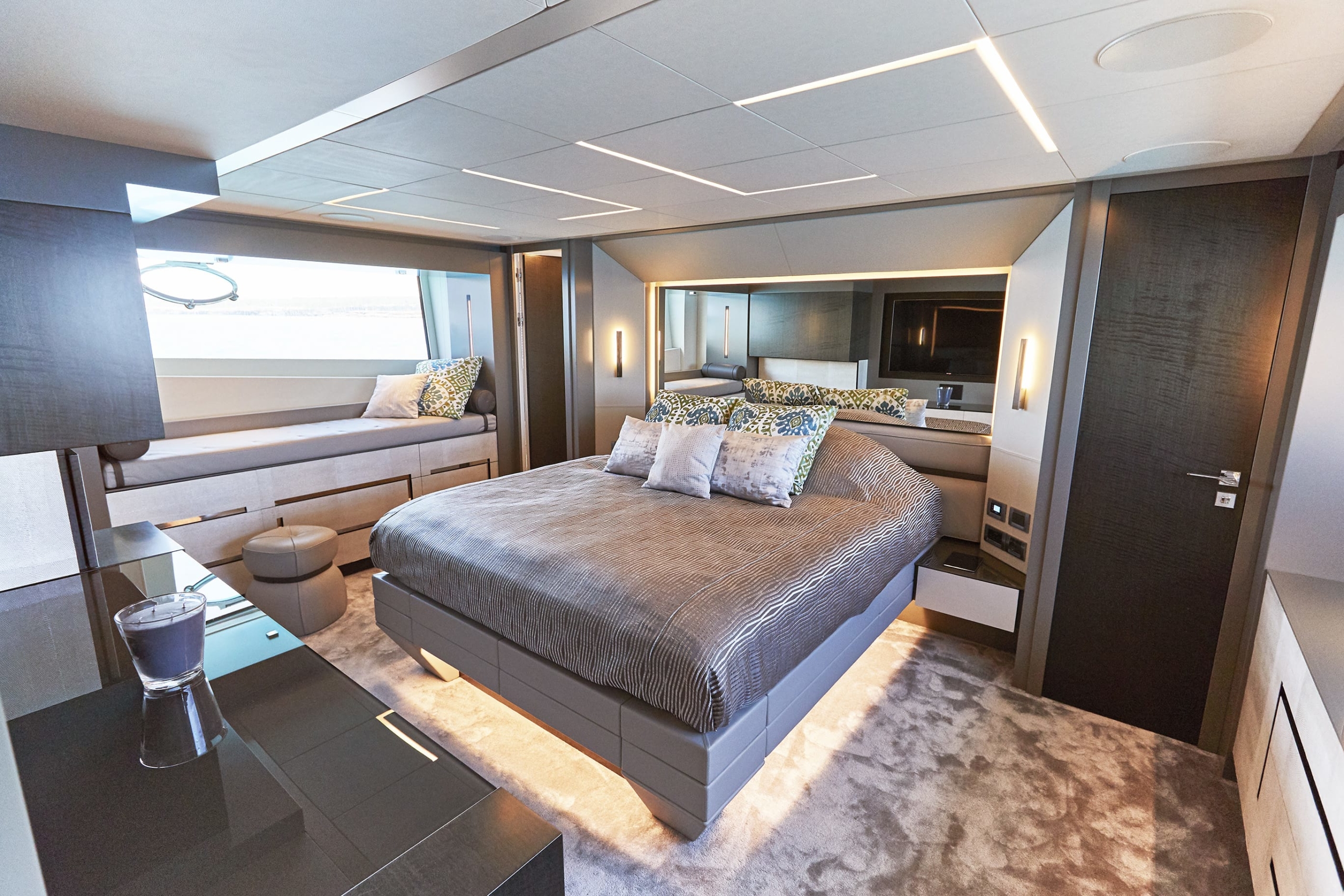 BALOO III-Pershing-Yacht For Charter-Ibiza-Master Cabin