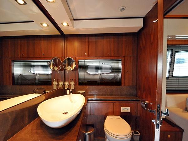 ARIYAS-Sunseeker-Yacht For Charter-Ibiza-Bathroom