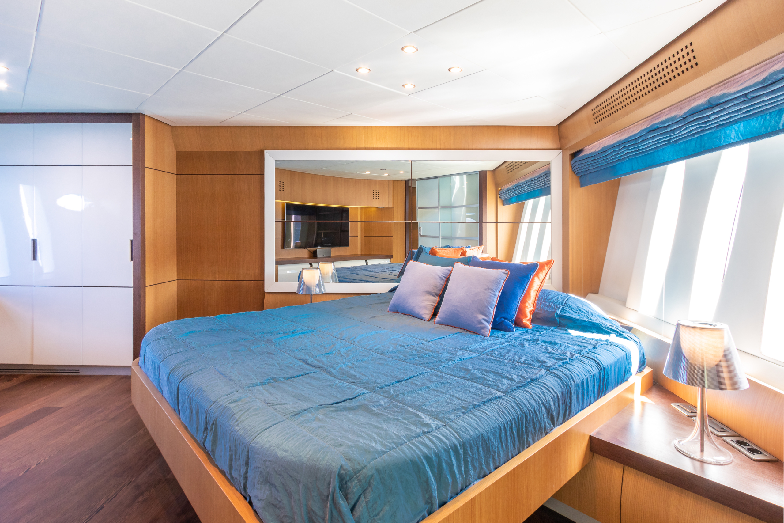 INSPIRATION-Pershing-Yacht For Charter-Ibiza-Master Cabin
