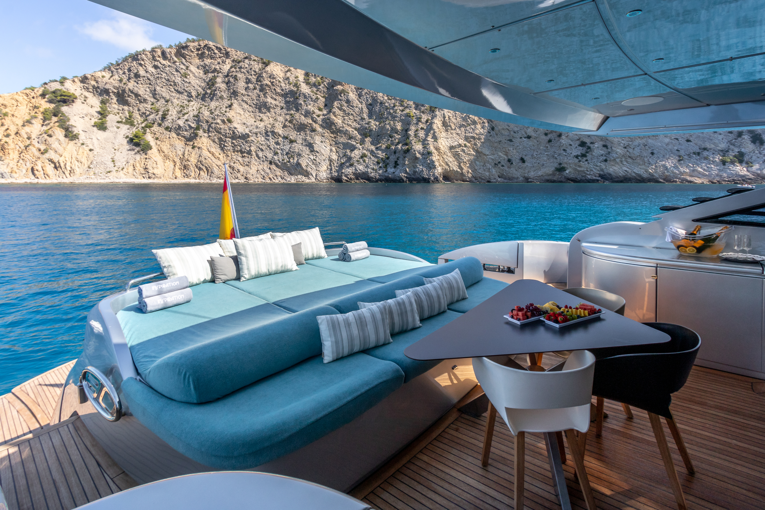 INSPIRATION-Pershing-Yacht For Charter-Ibiza-Salon
