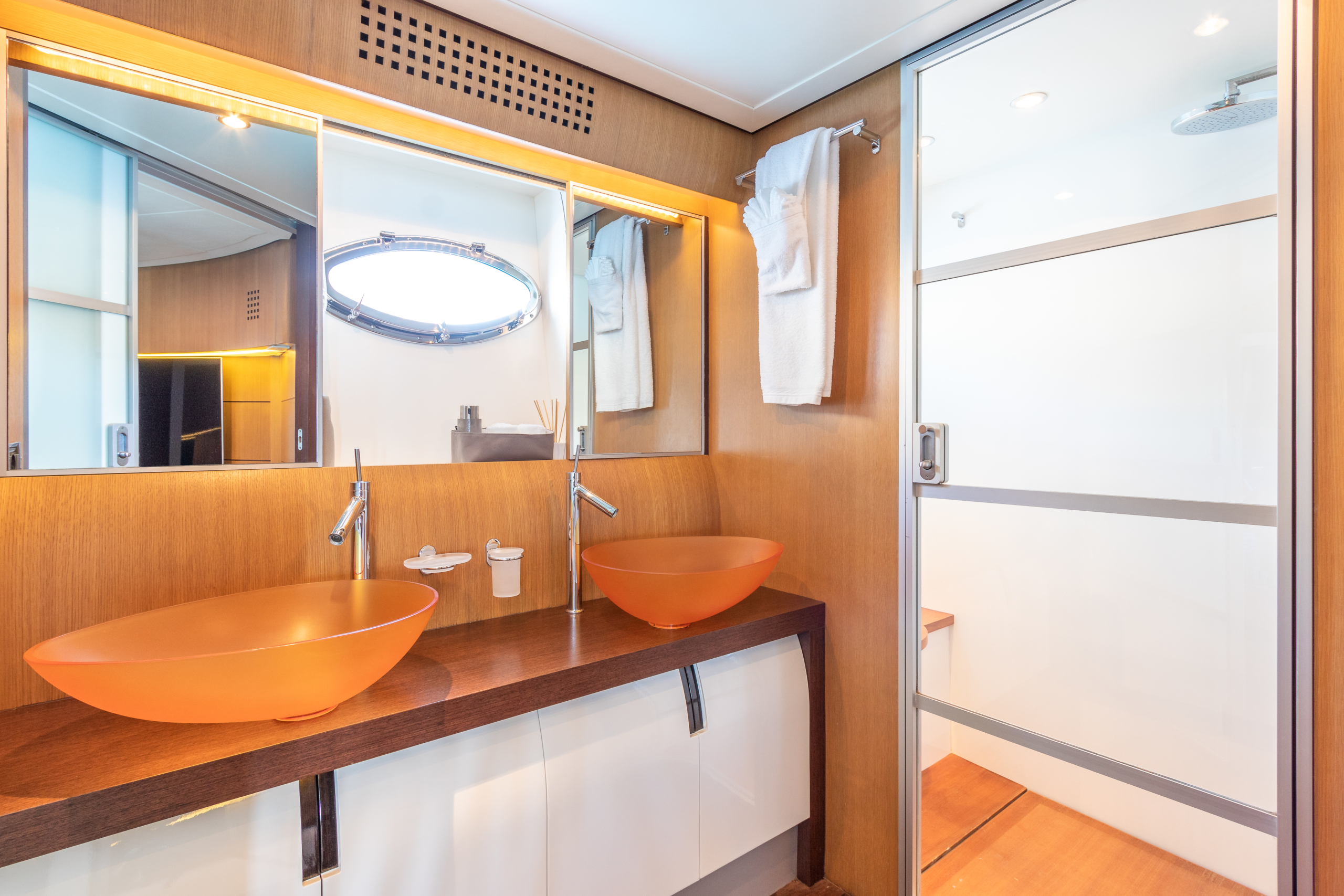 INSPIRATION-Pershing-Yacht For Charter-Ibiza-Bathroom