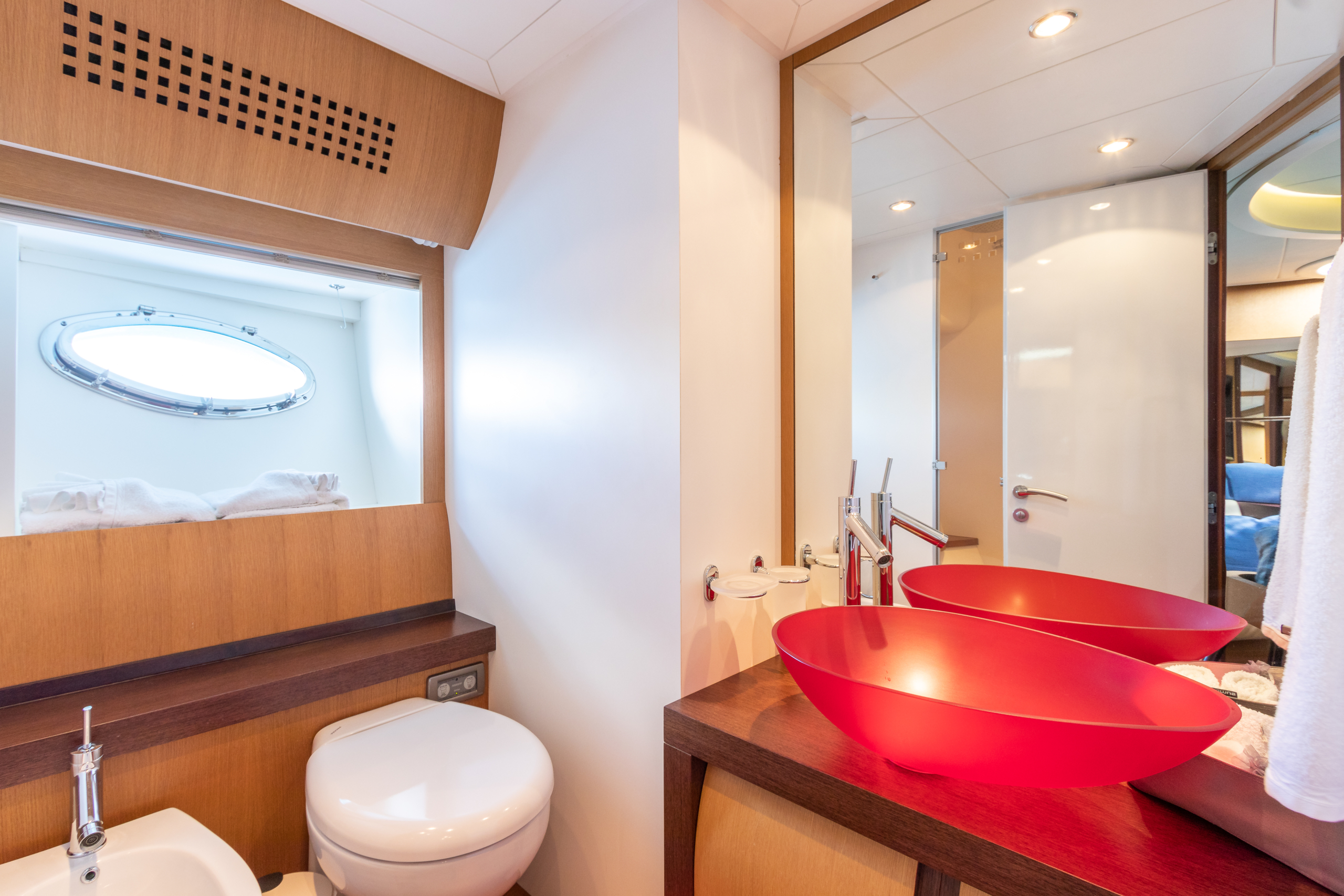 INSPIRATION-Pershing-Yacht For Charter-Ibiza-Bathroom