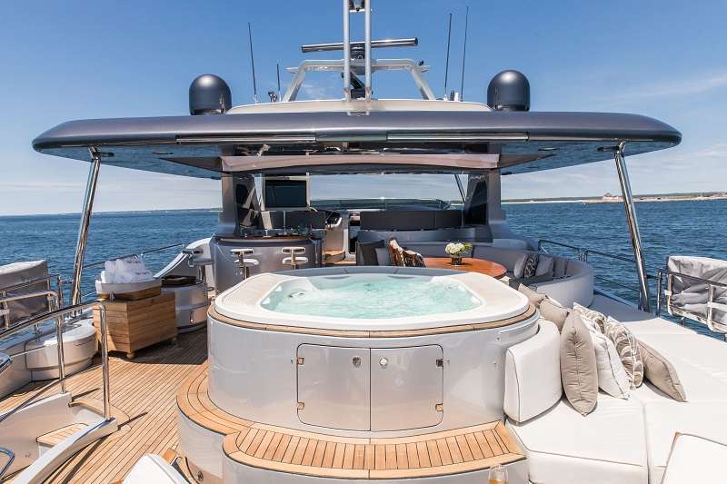 Tail-Lights-Azimut-Yacht-For-Charter-Jacuzzi