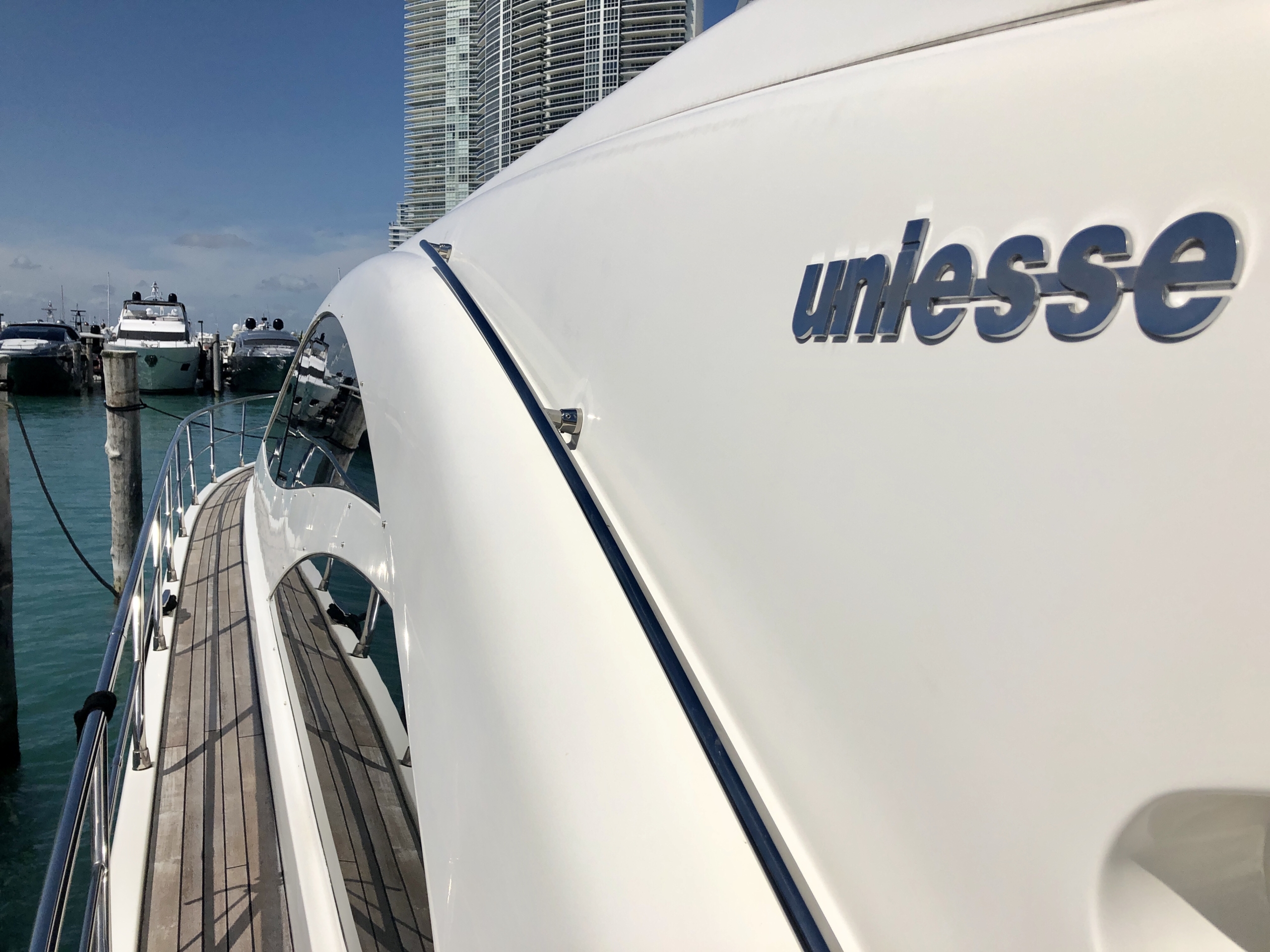 70-Uniesse-Dolce-Vita-Yacht-For-Charter-Miami