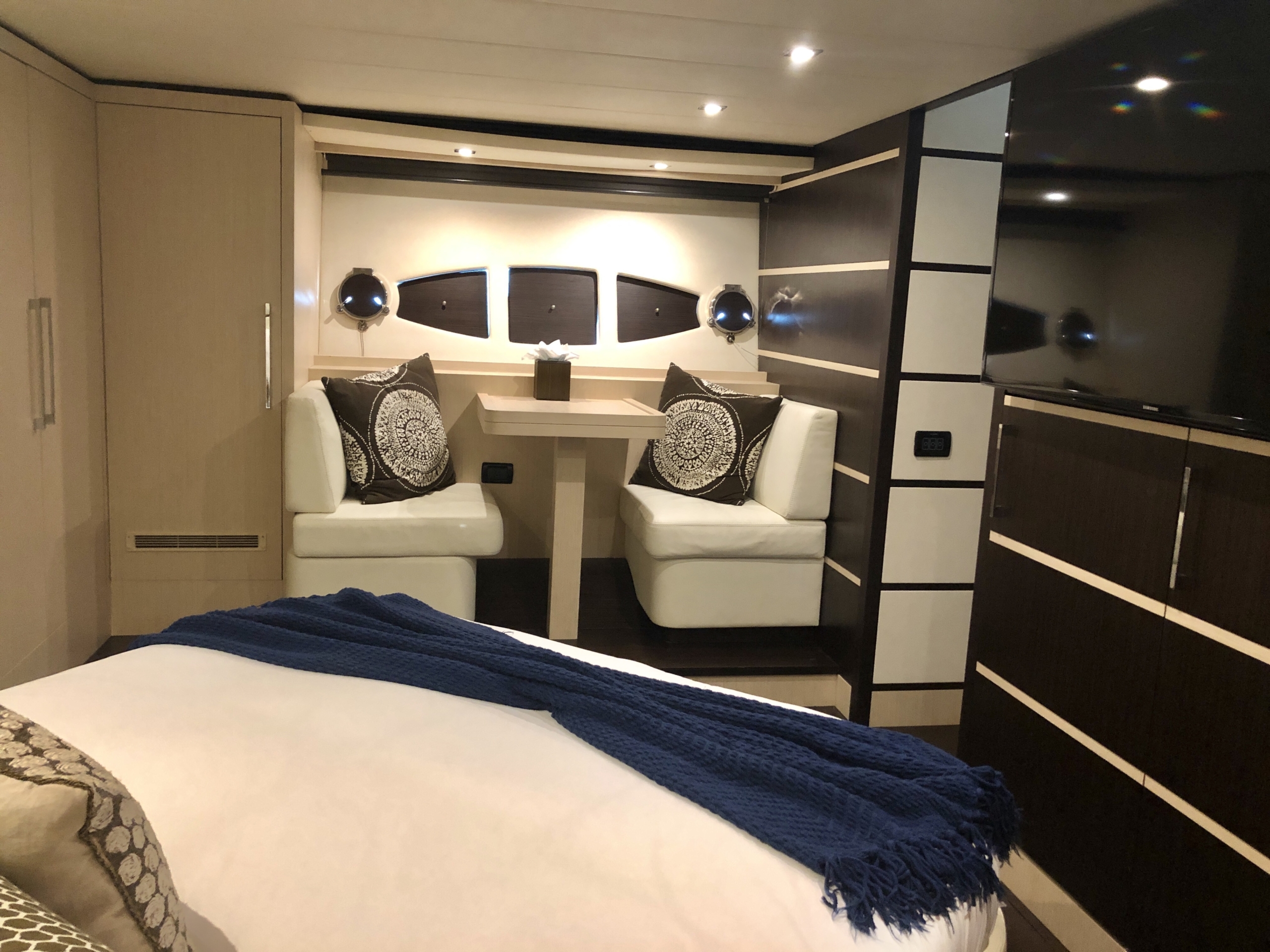 70-Uniesse-Dolce-Vita-Yacht-For-Charter-Miami-Master-Cabin