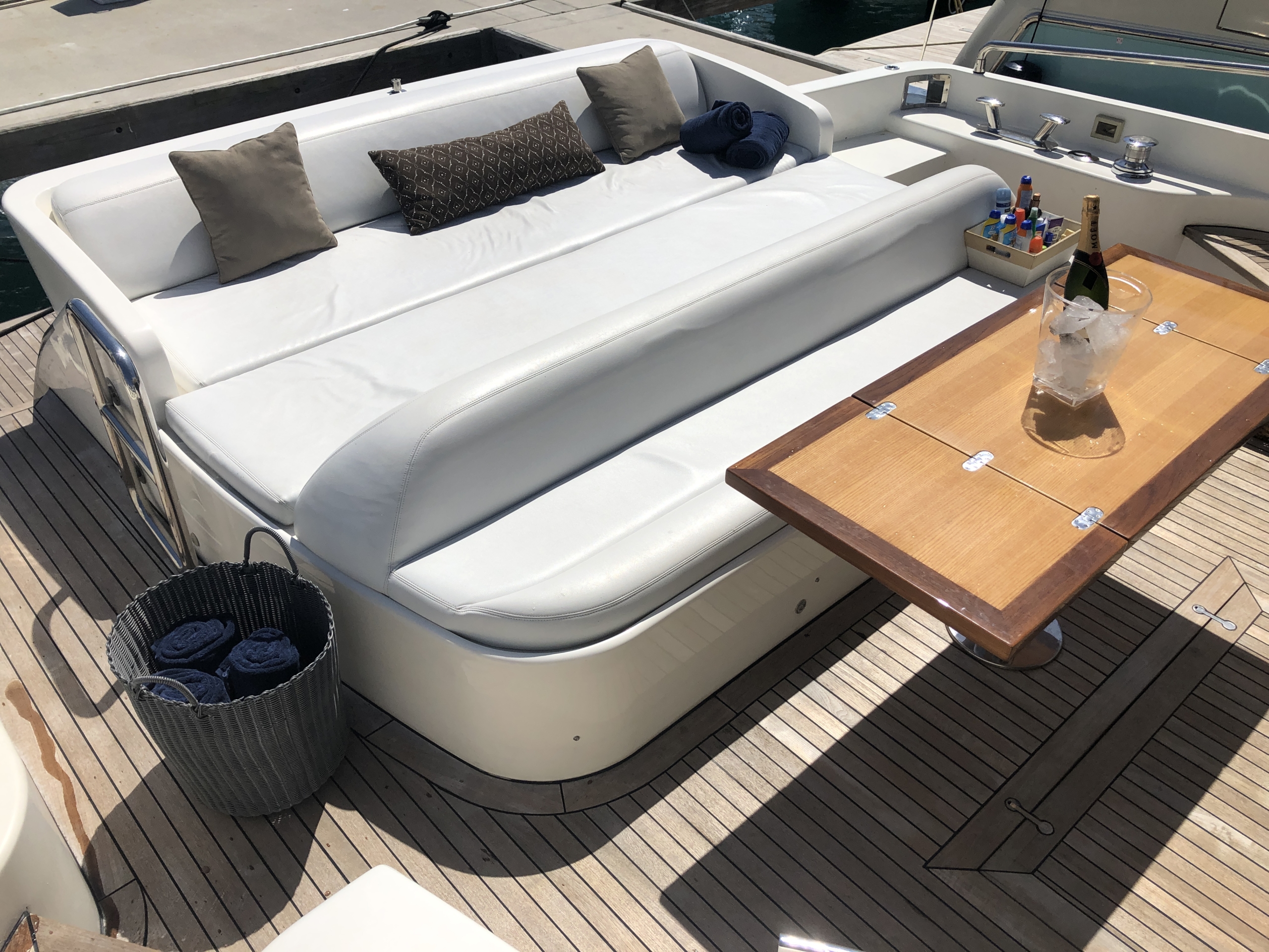 70-Uniesse-Dolce-Vita-Yacht-For-Charter-Miami-Sun-Deck