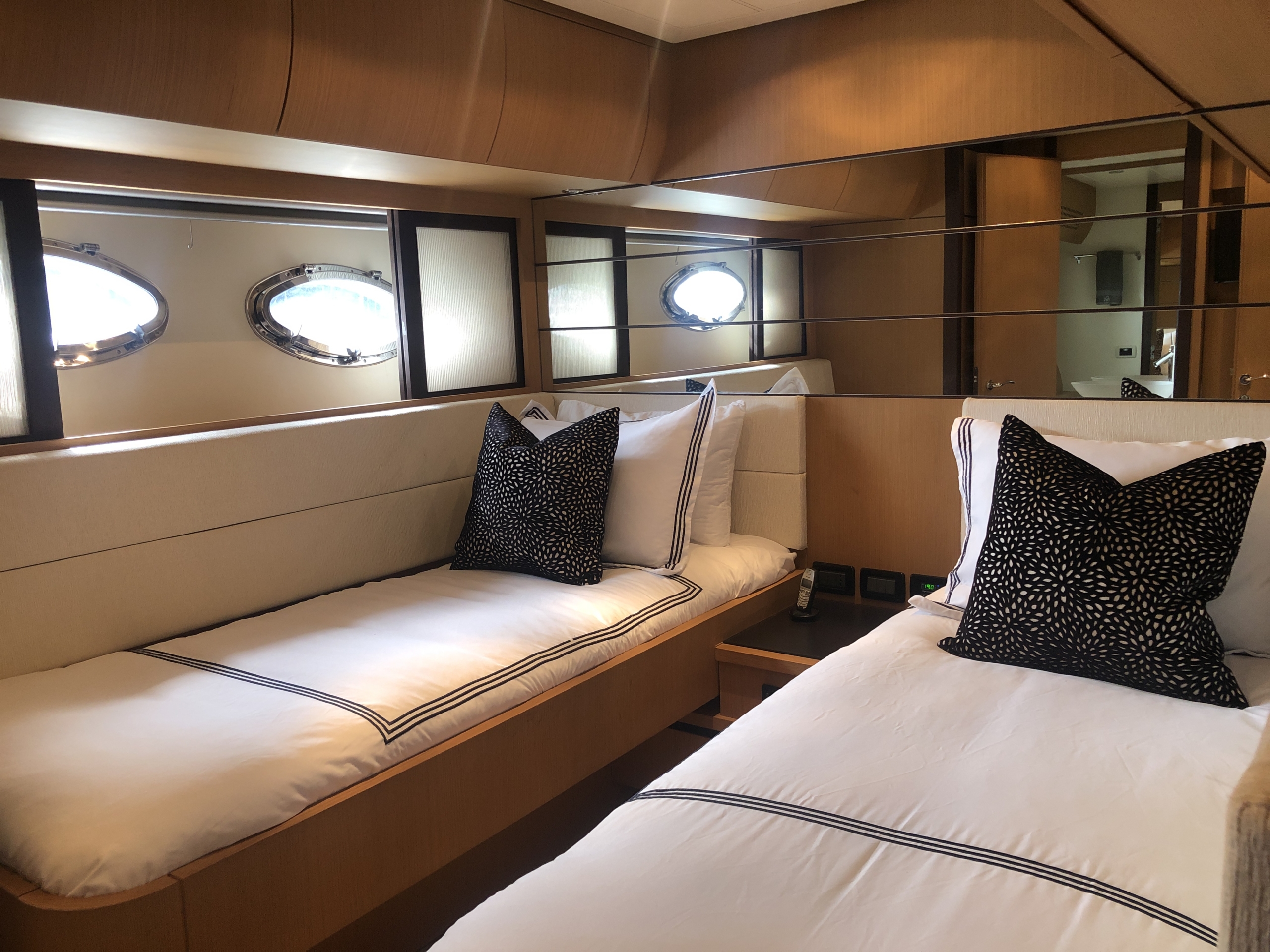 90-Pershing-YCM-90-Yacht-For-Charter-Miami-Twin-Cabin