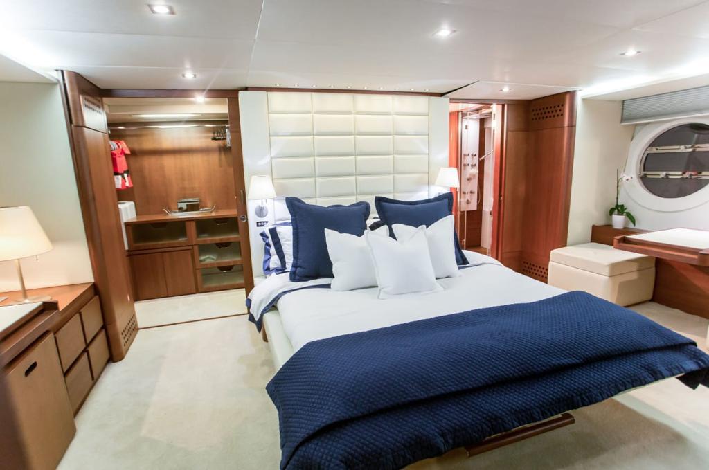 BLU-OCEAN-Aicon-Yacht-For-Charter-Miami-Master-Cabin