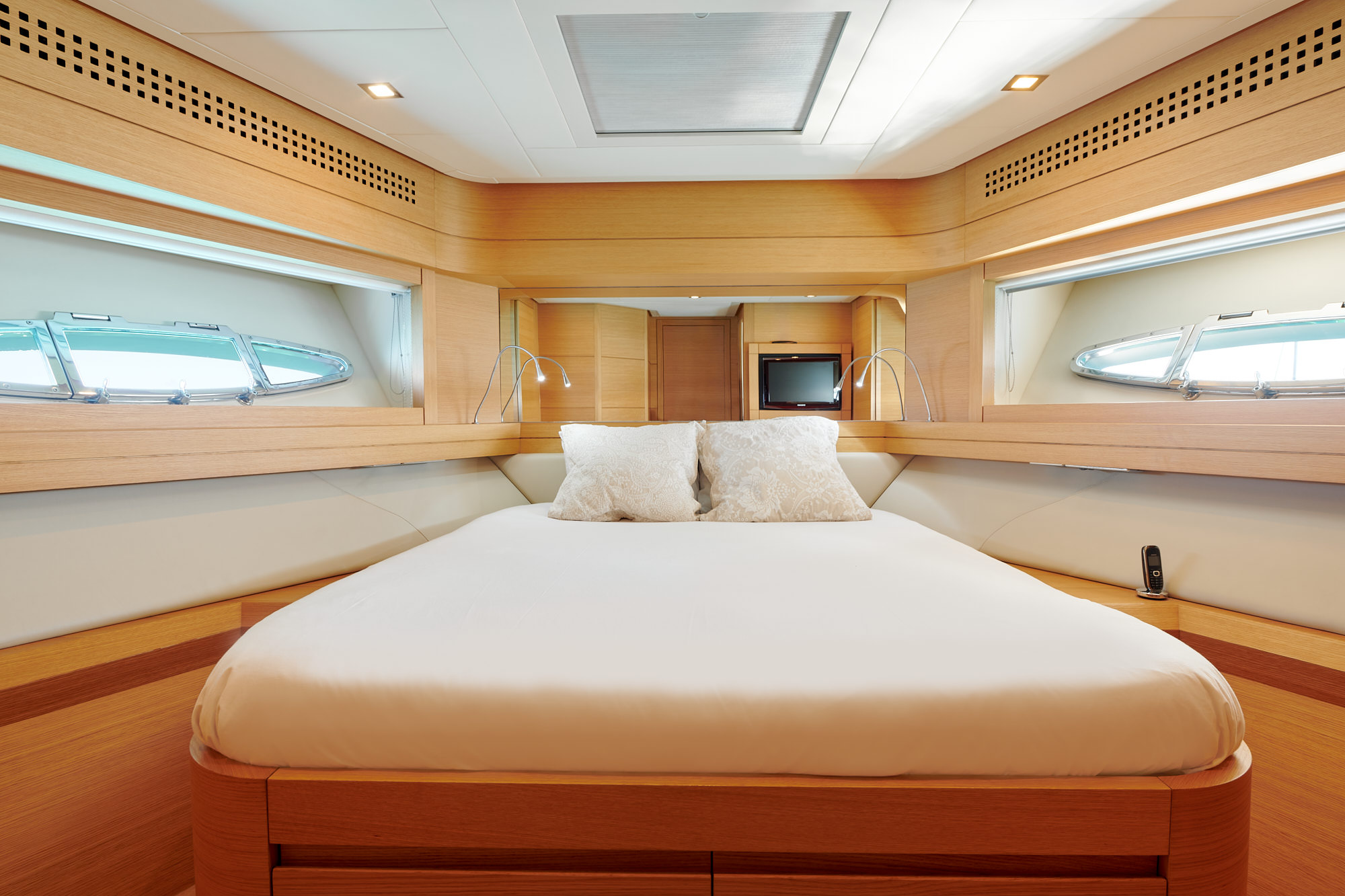 Halley-Pershing-Yacht-For-Charter-VIP-Cabin