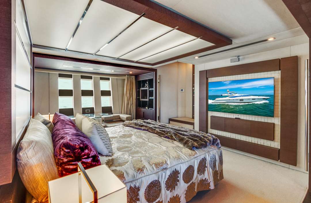 Scarlet-2-Azimut-Yacht-For-Charter-Miami-Master-Cabin