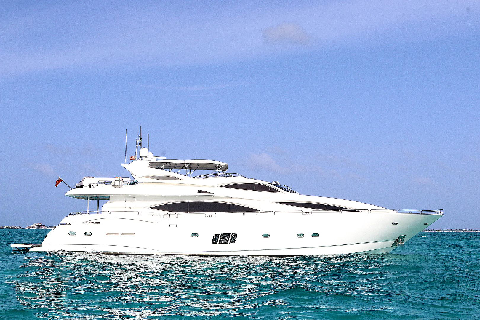 YCM-105-Sunseeker-Yacht-For-Charter-Miami-Profile