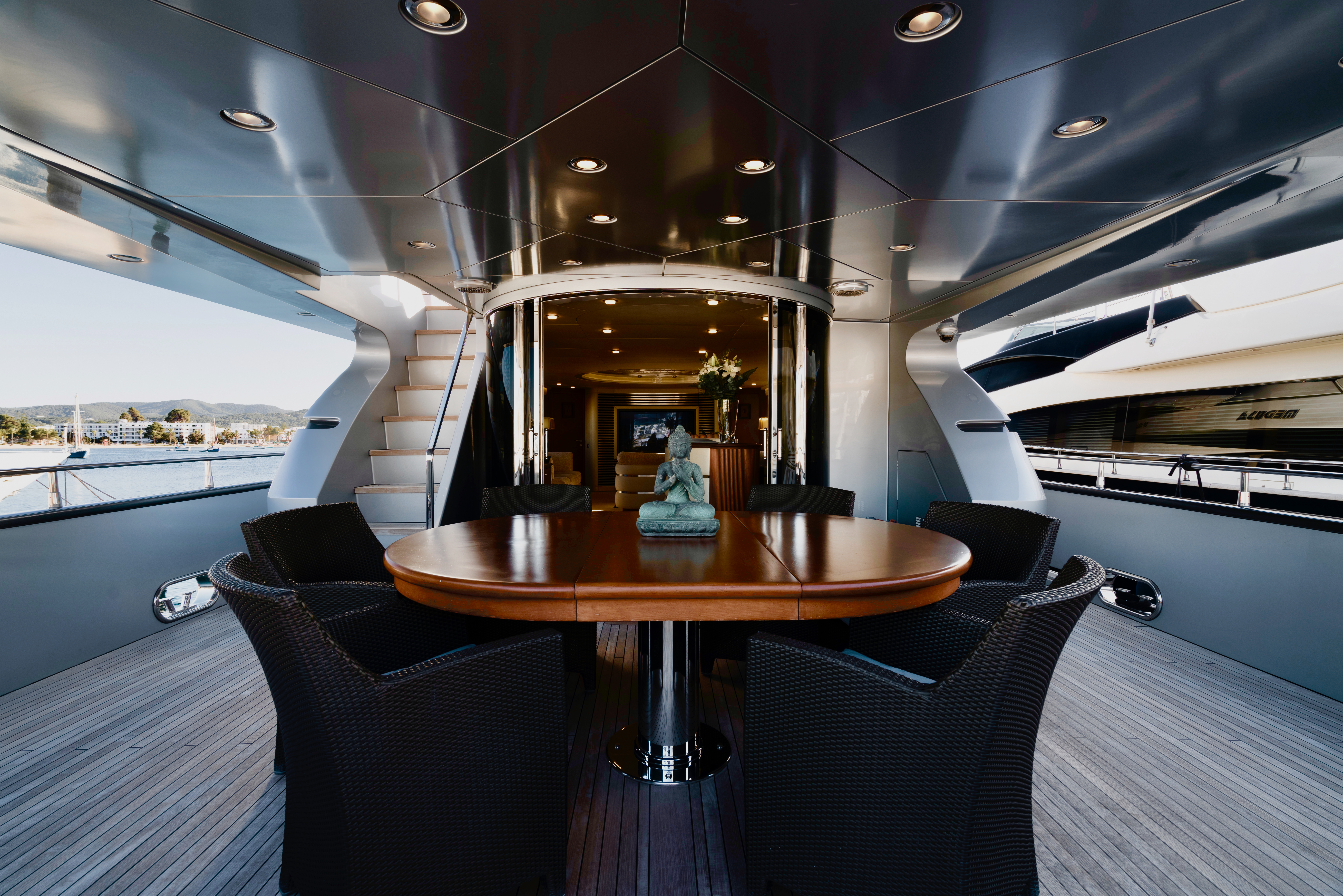 Medusa-Azimut-Yacht-For-Charter-Aft-Dining