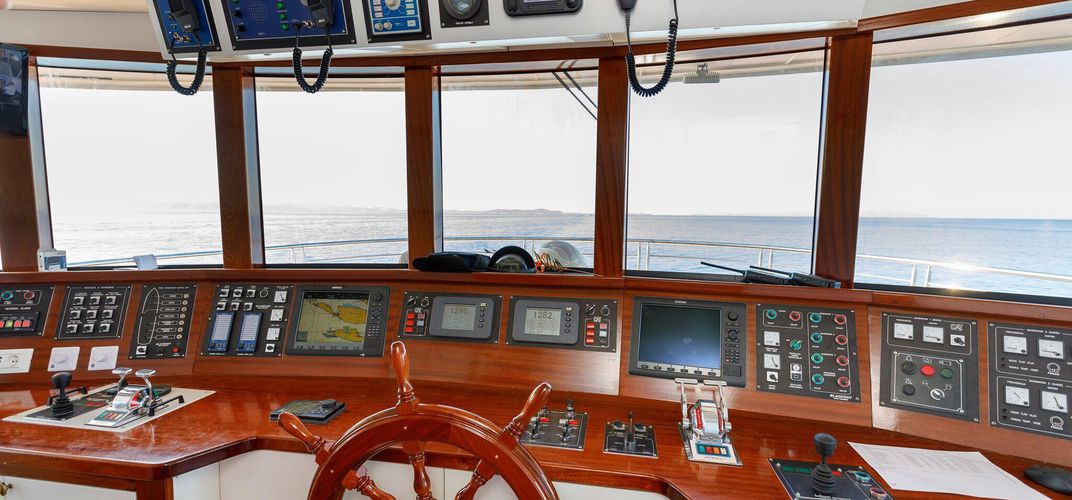Queen-Eleganza-Radez-Shipyard-Yacht-For-Charter-Croatia-Bridge