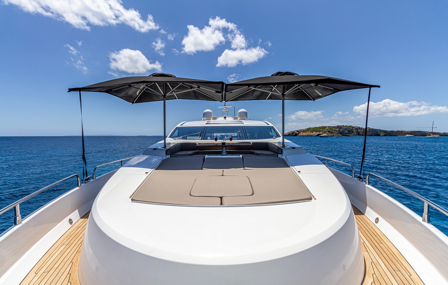 Basad-Sunseeker-Yacht-For-Charter-In-Ibiza-Bow