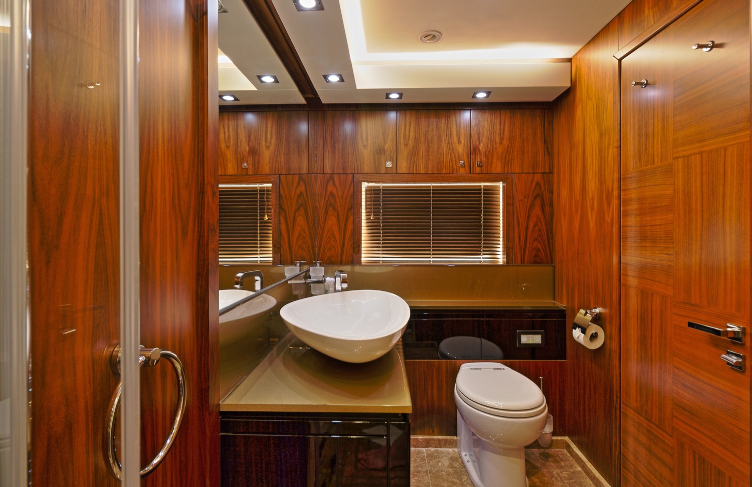 Basad-Sunseeker-Yacht-For-Charter-In-Ibiza-Ensuite-Bathroom