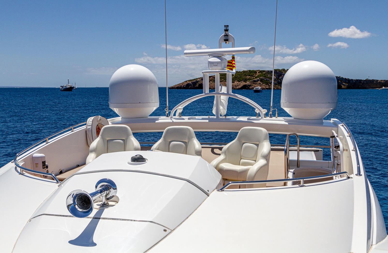 Basad-Sunseeker-Yacht-For-Charter-In-Ibiza-Sky-Bridge