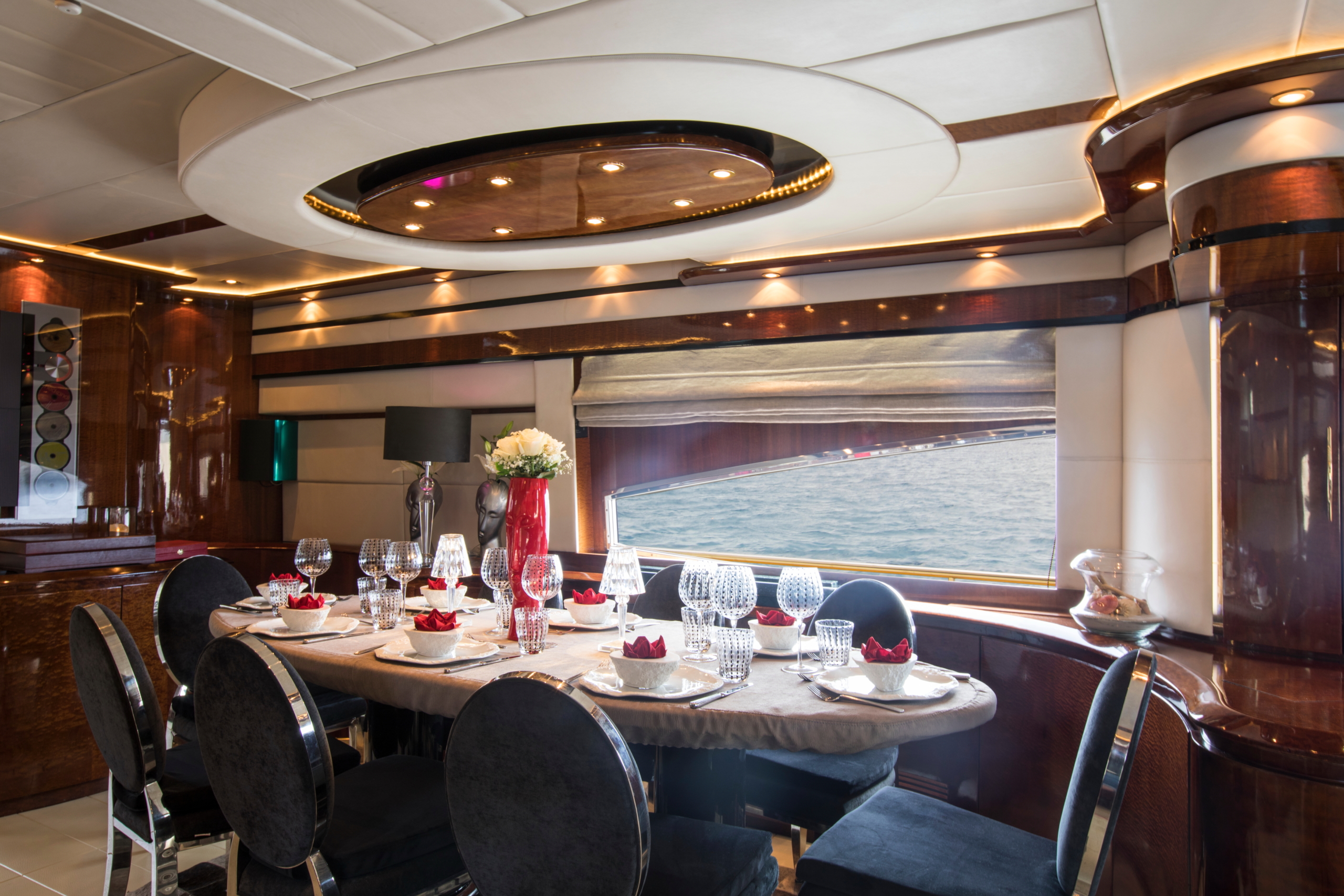 Seraph-Mochi-Craft-Yacht-For-Charter-Dining-Area