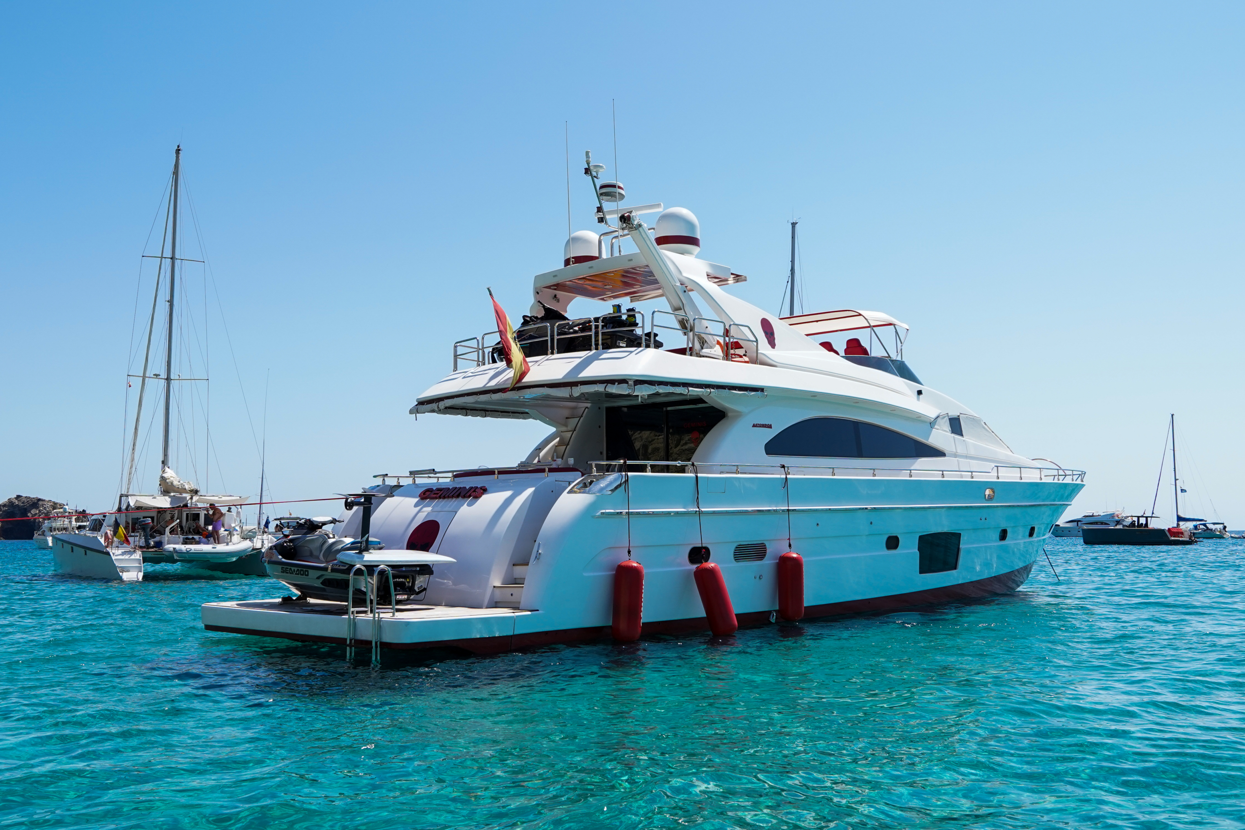 Geminis-Astondoa-Yacht-For-Charter