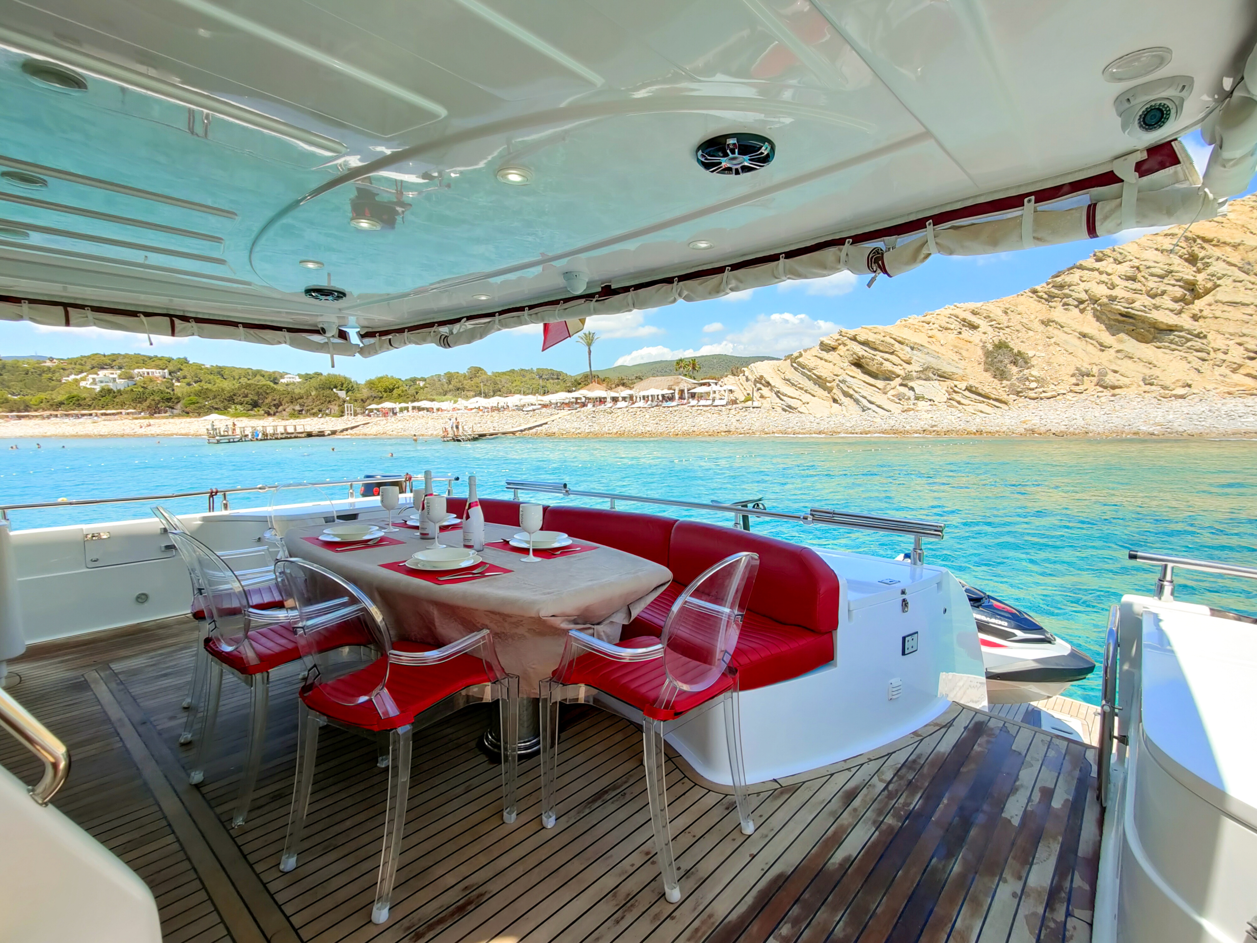 Geminis-Astondoa-Yacht-For-Charter=Al-Fresco-Dining