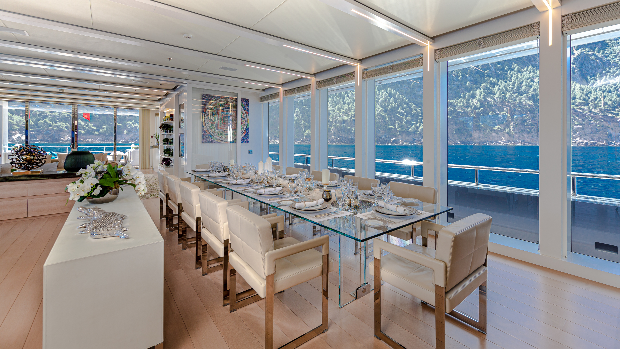 Stella-Maris-Yacht-For-Charter-Main-Salon-Dining