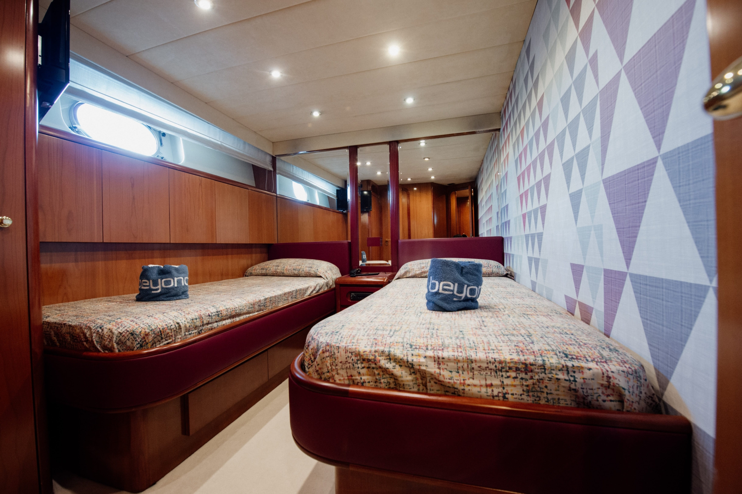 Versilcraft-Beyond-For-Charter-Twin-Cabin