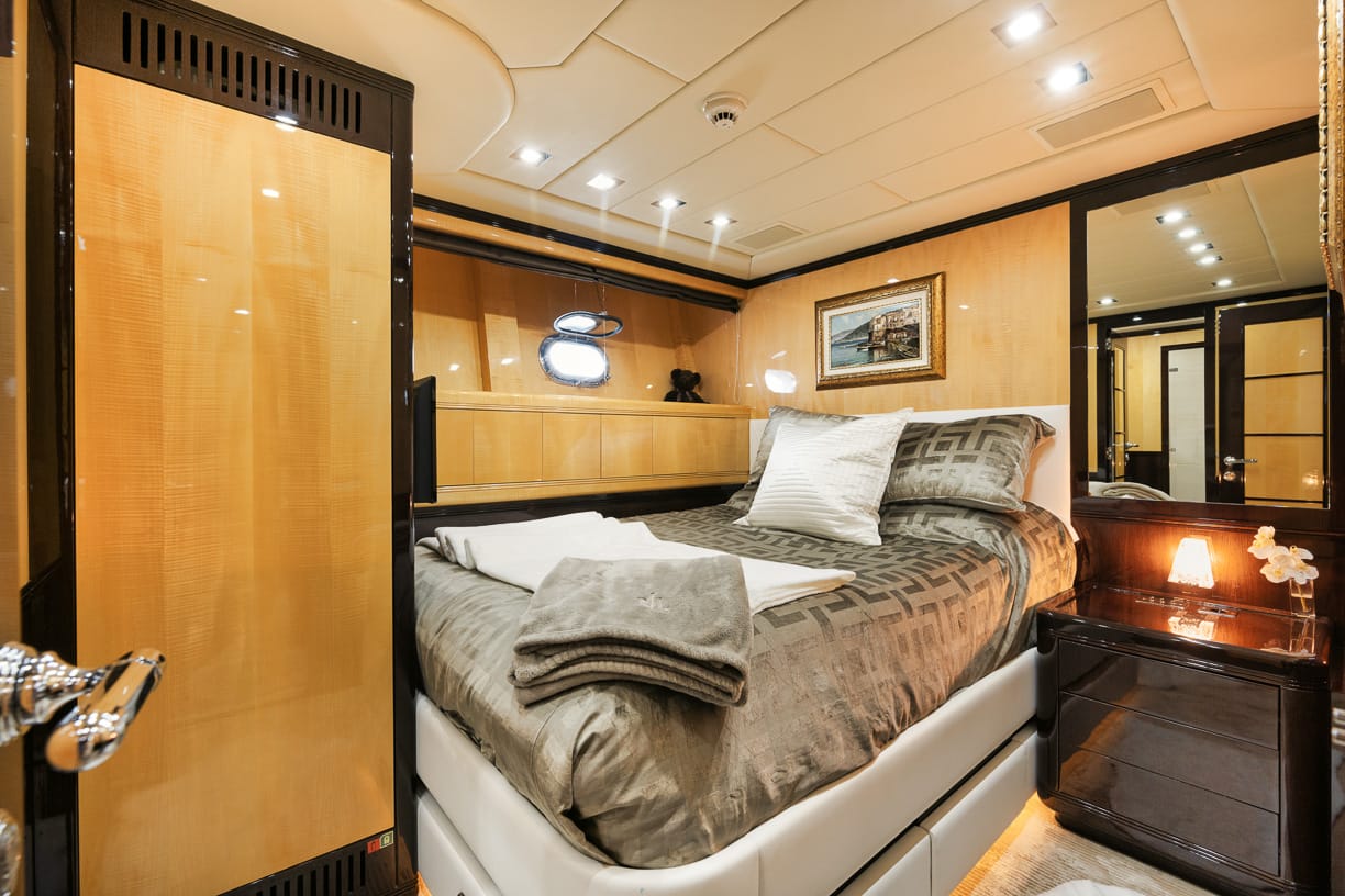 Tatami-Mangusta-Yacht-For-Sale-VIP-Cabin