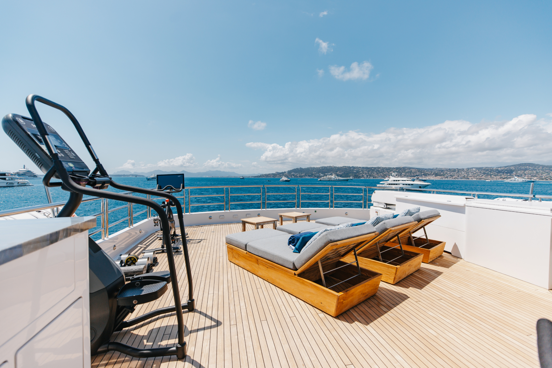 Champagne-Seas-Trinity-Yachts-Yacht-Charter