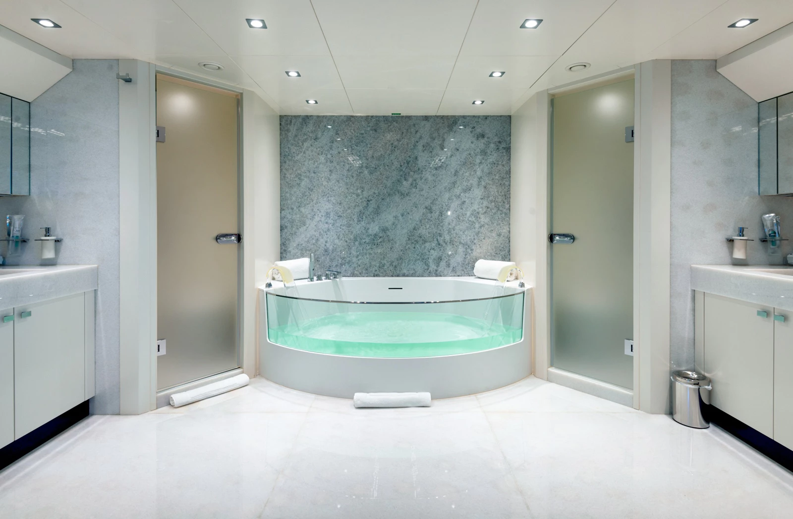 Curfew-II-32m-Mengi-Yay-Yachts-Yacht-Charter