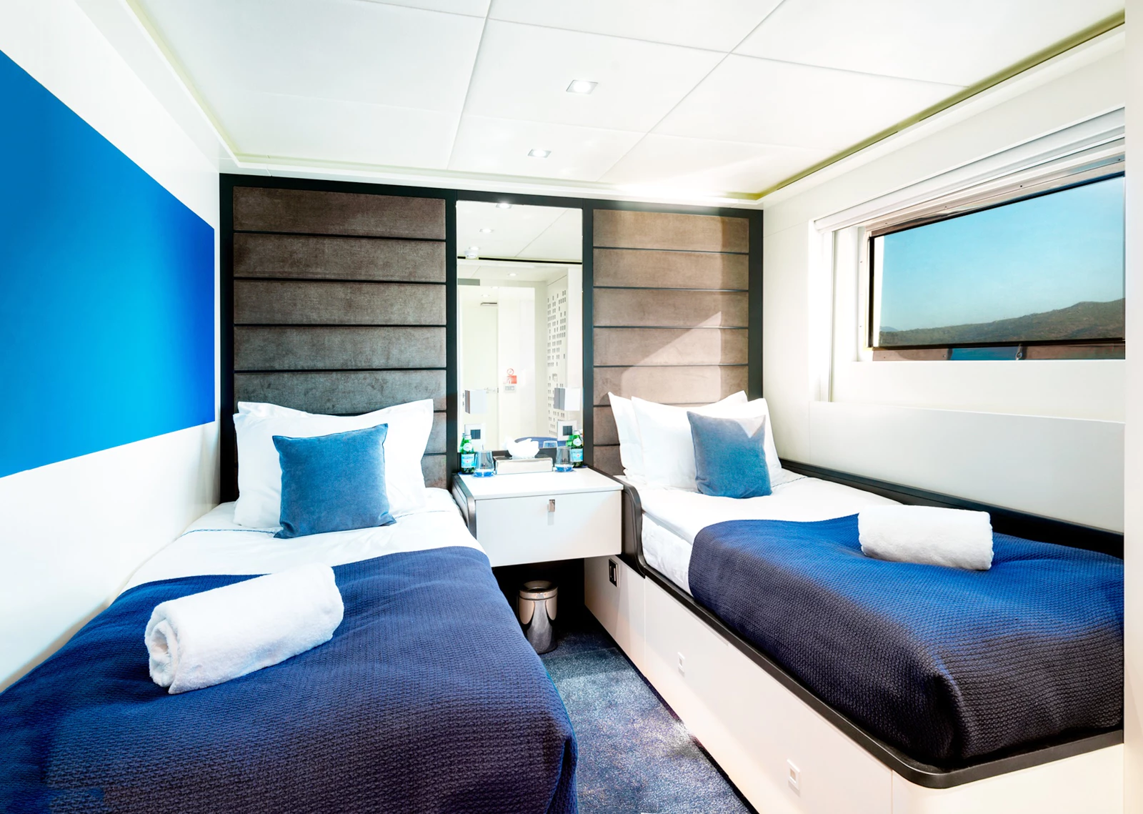 Curfew-II-32m-Mengi-Yay-Yachts-Yacht-Charter