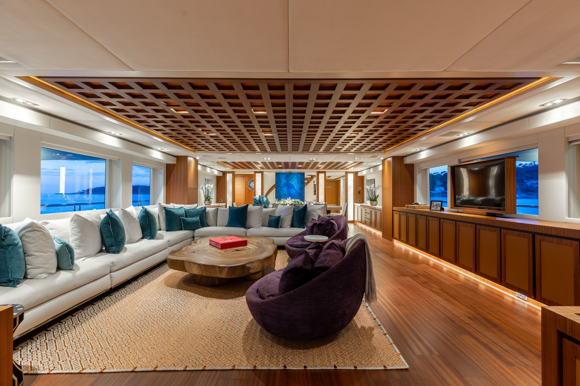 Champagne-Seas-Trinity-Yachts-Yacht-Charter