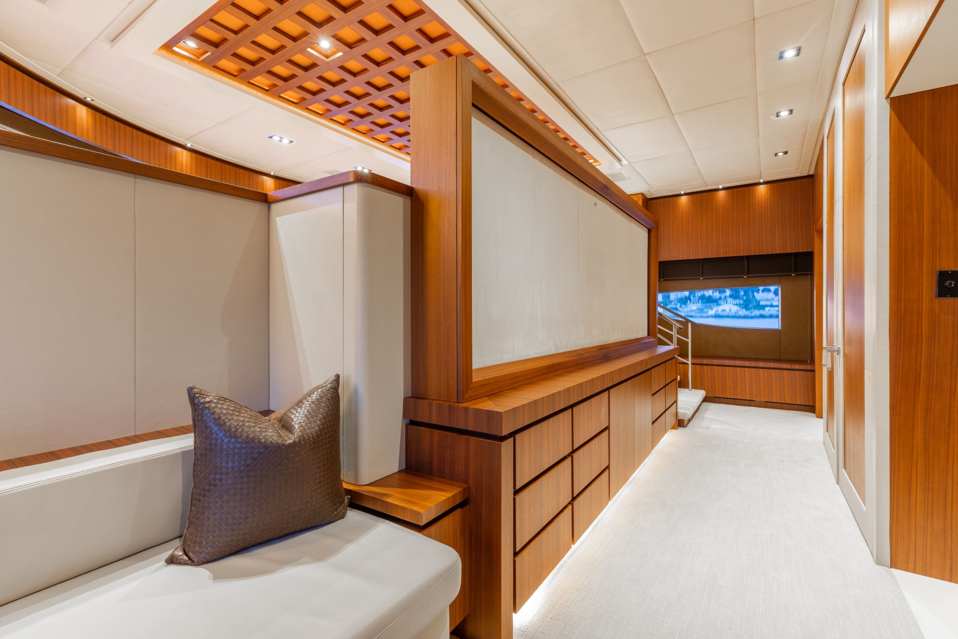 Champagne-Seas-Trinity-Yachts-Yacht-Charter