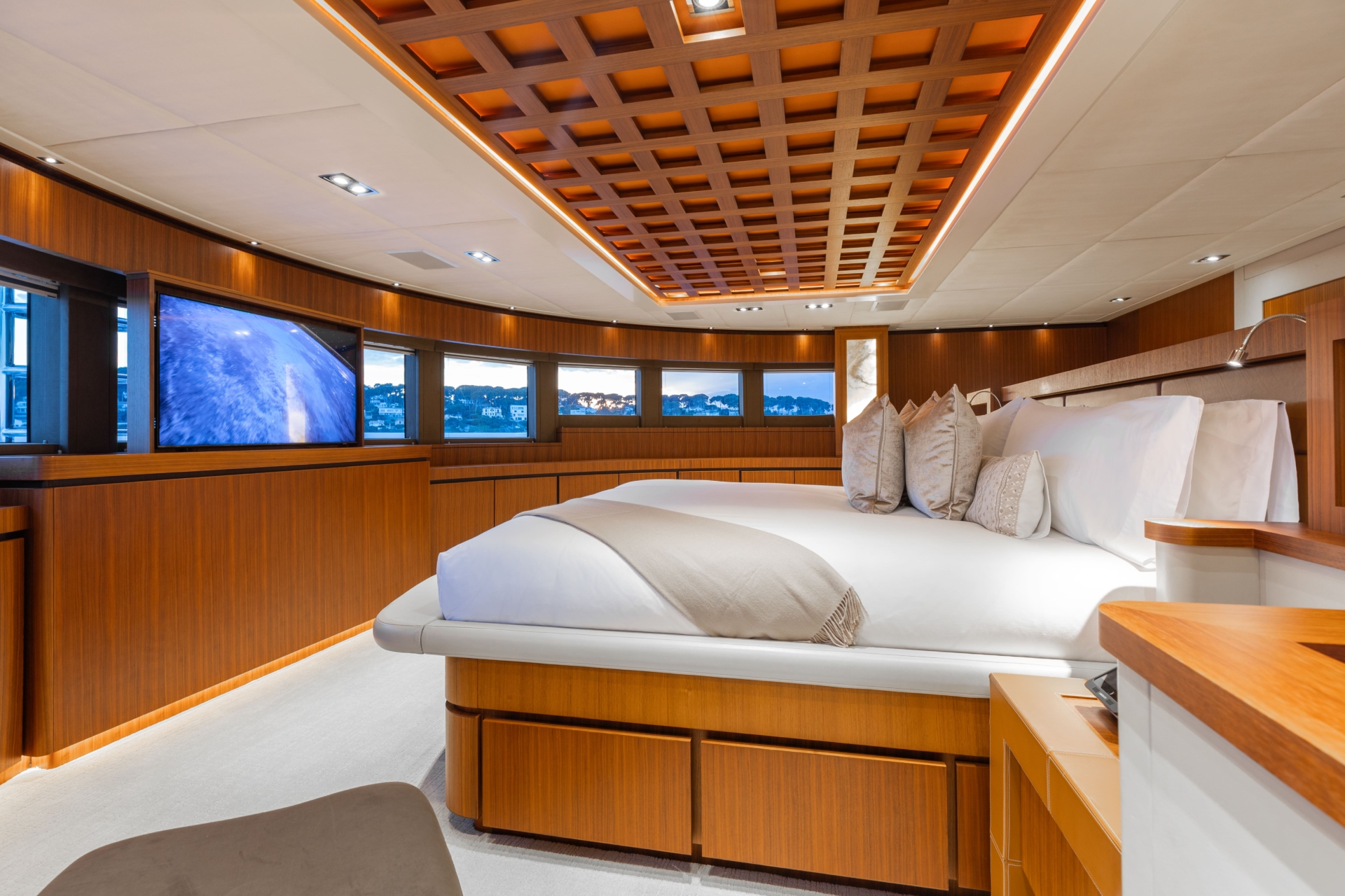 Champagne-Seas-Trinity-Yachts-Yacht-Charter