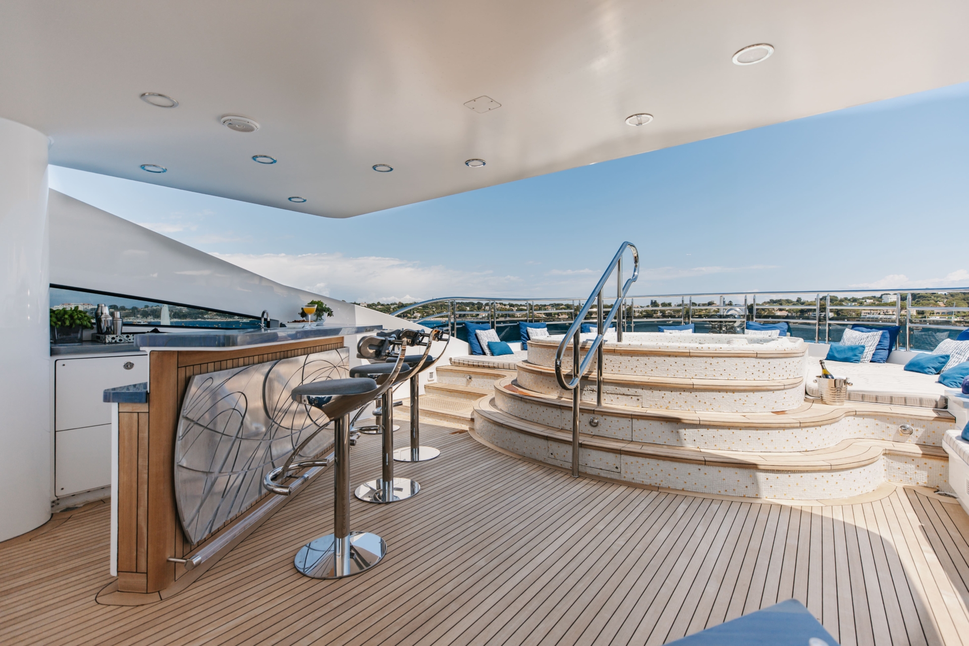 Champagne-Seas-Trinity-Yachts-Yacht-Charter